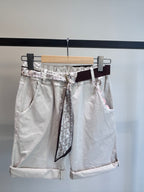 Shorts mit Gürtel